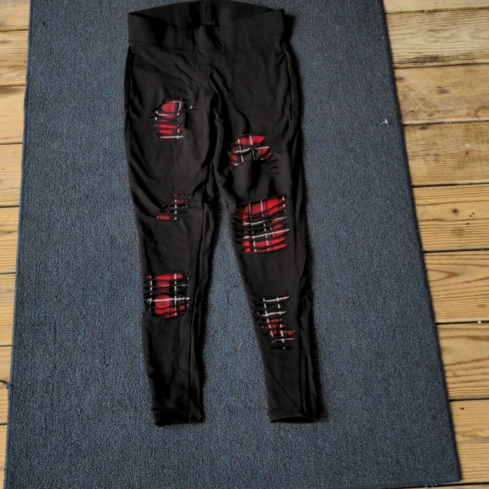 Torrid size 00 destructed leggings
